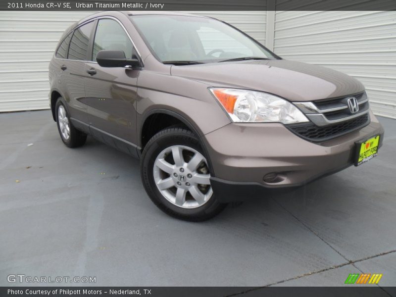 Urban Titanium Metallic / Ivory 2011 Honda CR-V SE