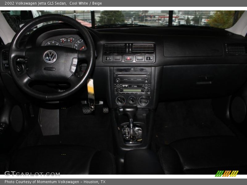 Cool White / Beige 2002 Volkswagen Jetta GLS Sedan