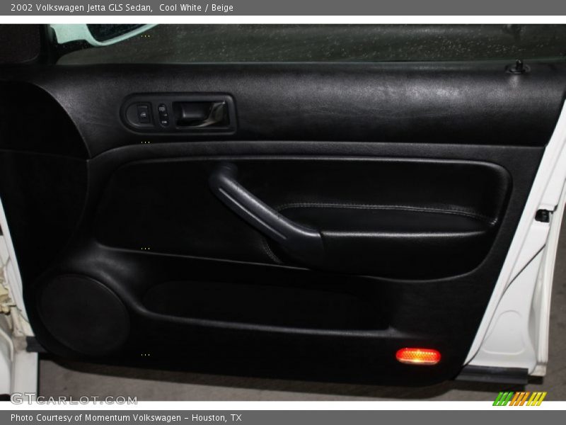 Cool White / Beige 2002 Volkswagen Jetta GLS Sedan
