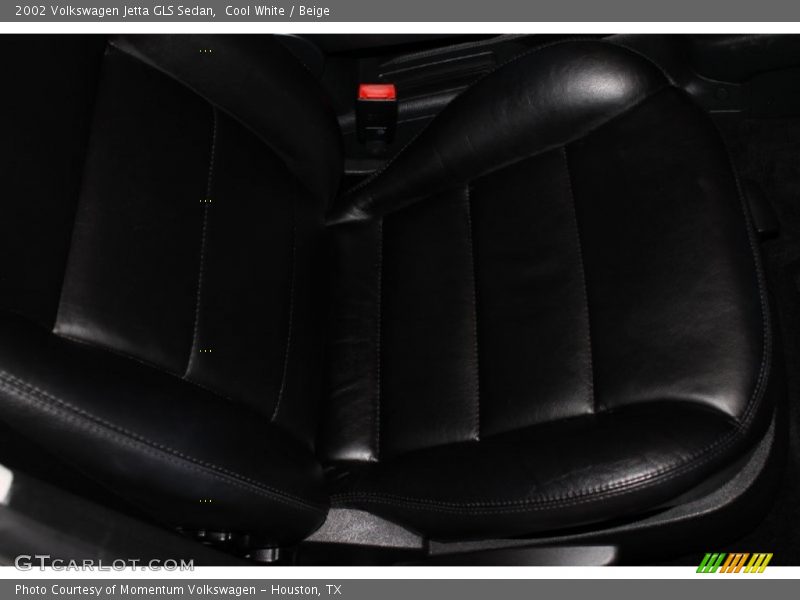 Cool White / Beige 2002 Volkswagen Jetta GLS Sedan