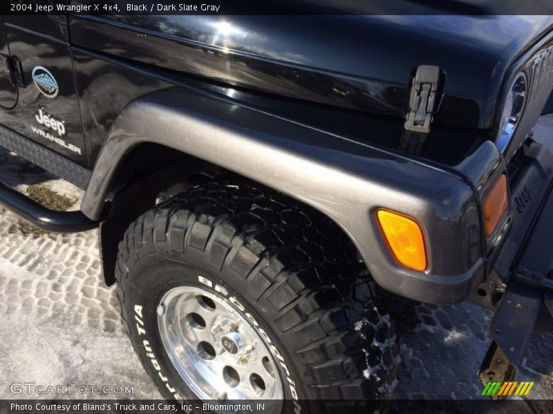 Black / Dark Slate Gray 2004 Jeep Wrangler X 4x4