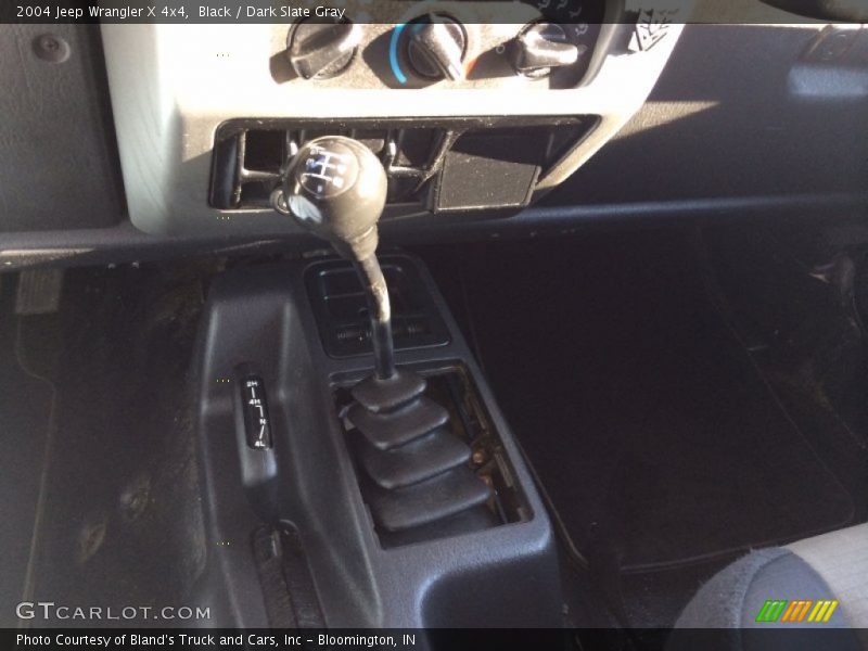 Black / Dark Slate Gray 2004 Jeep Wrangler X 4x4