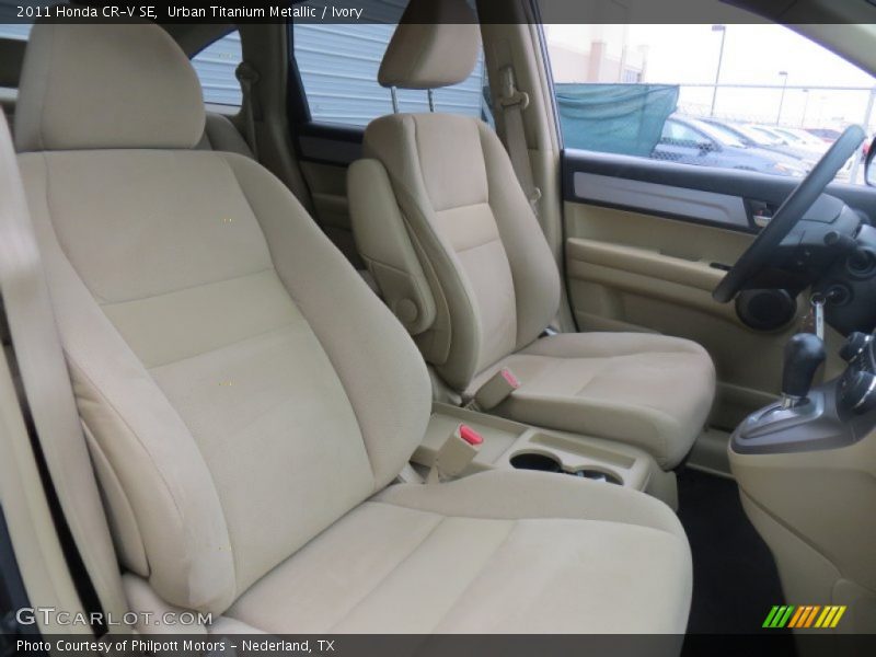 Urban Titanium Metallic / Ivory 2011 Honda CR-V SE