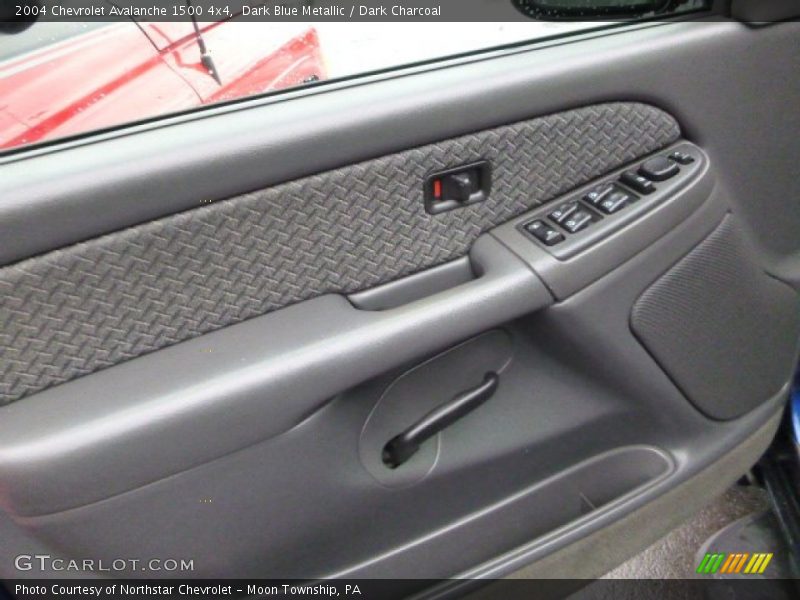 Dark Blue Metallic / Dark Charcoal 2004 Chevrolet Avalanche 1500 4x4