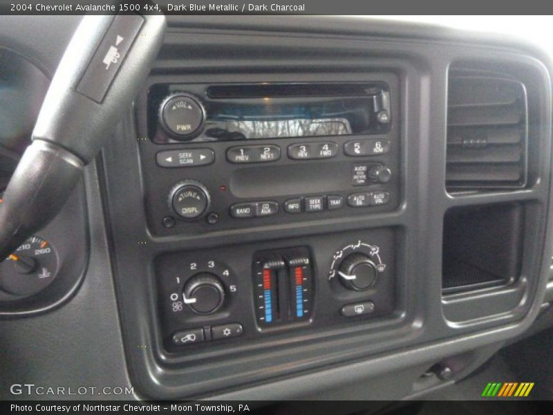 Dark Blue Metallic / Dark Charcoal 2004 Chevrolet Avalanche 1500 4x4