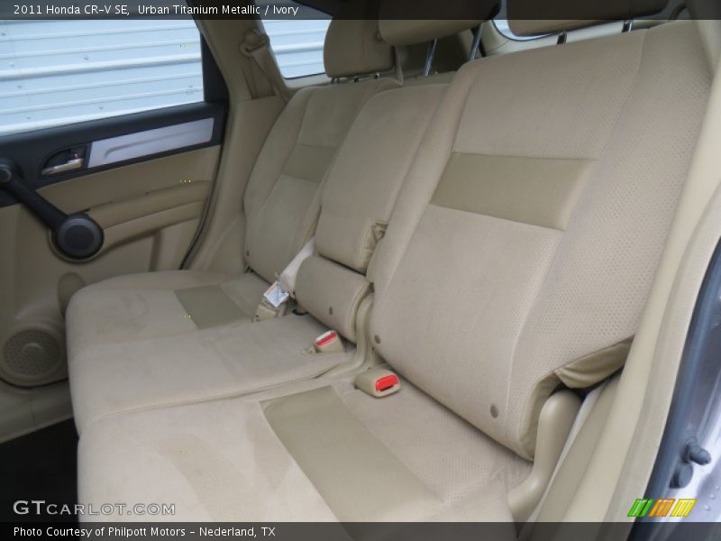 Urban Titanium Metallic / Ivory 2011 Honda CR-V SE