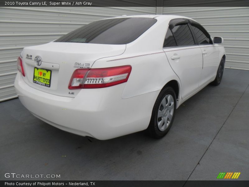Super White / Ash Gray 2010 Toyota Camry LE