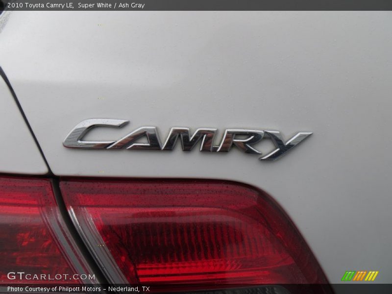 Super White / Ash Gray 2010 Toyota Camry LE