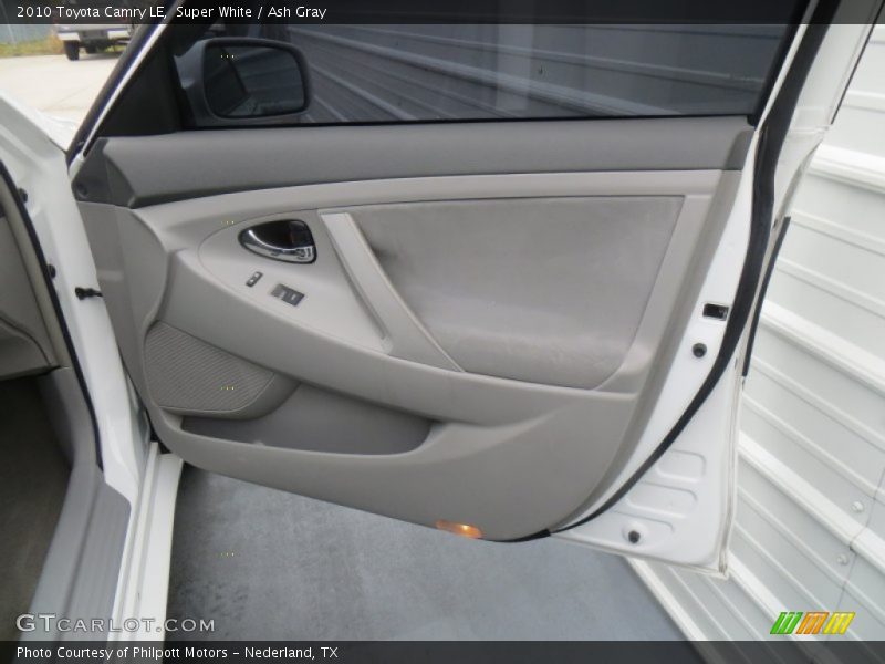 Super White / Ash Gray 2010 Toyota Camry LE