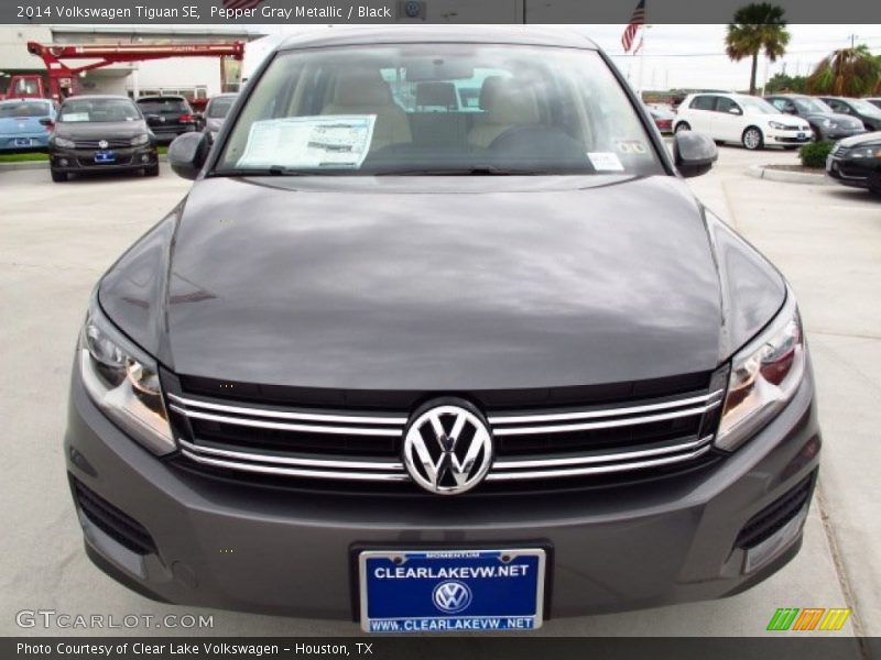 Pepper Gray Metallic / Black 2014 Volkswagen Tiguan SE