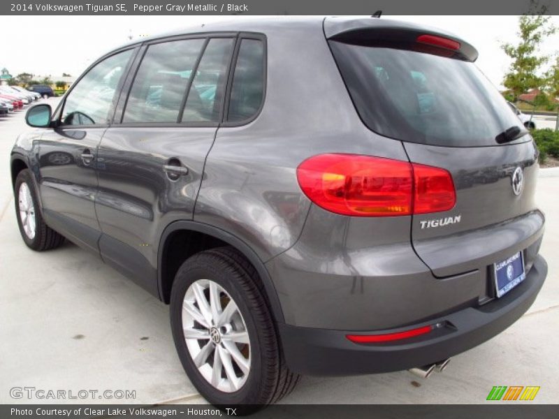 Pepper Gray Metallic / Black 2014 Volkswagen Tiguan SE