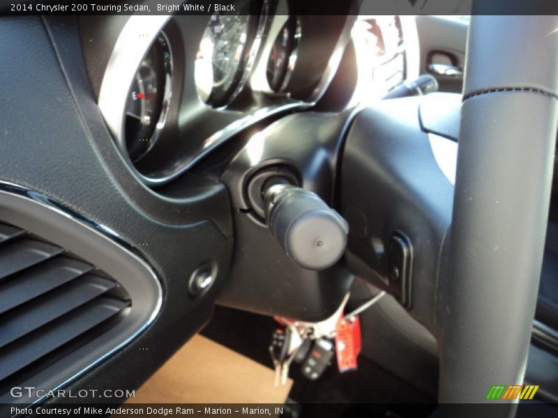 Bright White / Black 2014 Chrysler 200 Touring Sedan