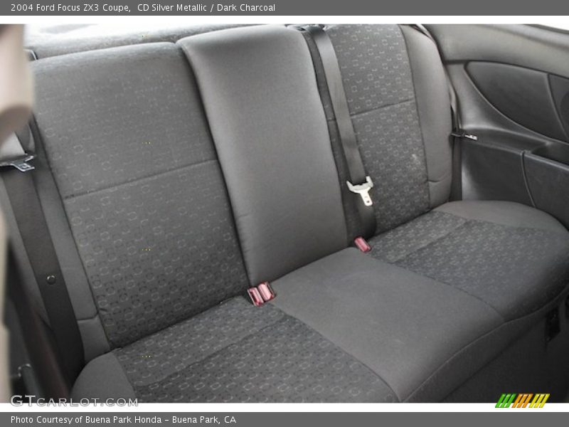CD Silver Metallic / Dark Charcoal 2004 Ford Focus ZX3 Coupe