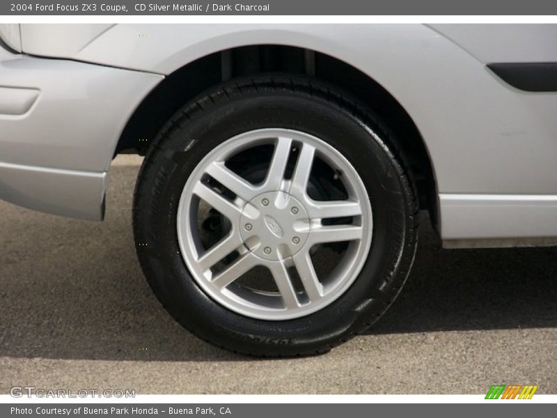 CD Silver Metallic / Dark Charcoal 2004 Ford Focus ZX3 Coupe