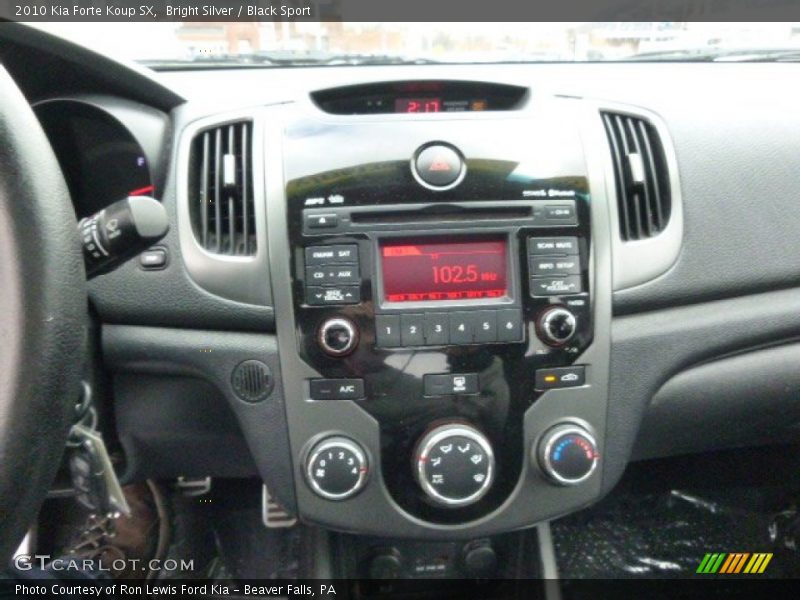 Bright Silver / Black Sport 2010 Kia Forte Koup SX