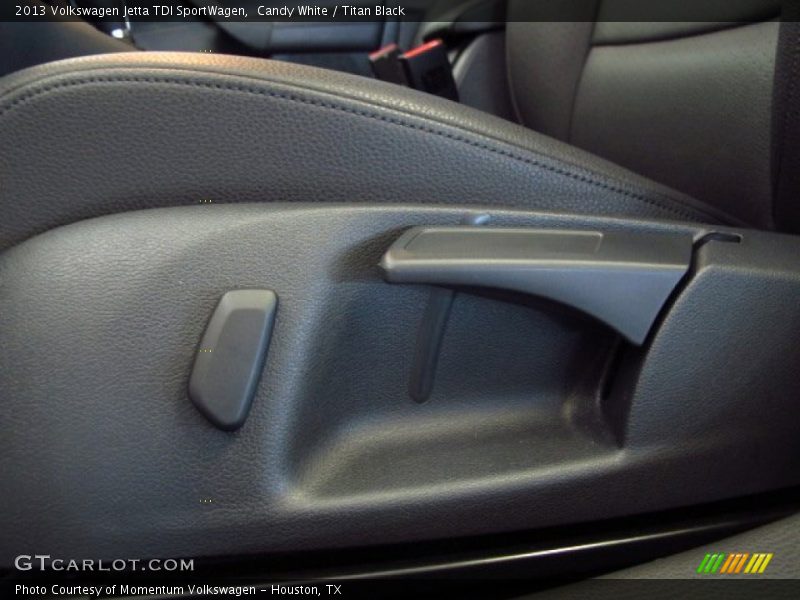 Candy White / Titan Black 2013 Volkswagen Jetta TDI SportWagen