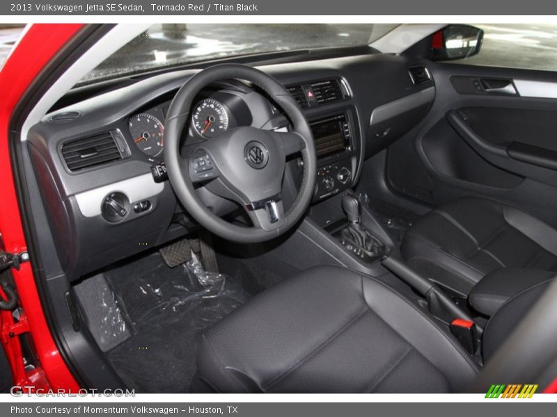 Tornado Red / Titan Black 2013 Volkswagen Jetta SE Sedan