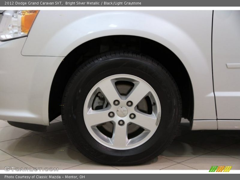 Bright Silver Metallic / Black/Light Graystone 2012 Dodge Grand Caravan SXT