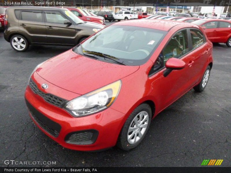 Front 3/4 View of 2014 Rio LX