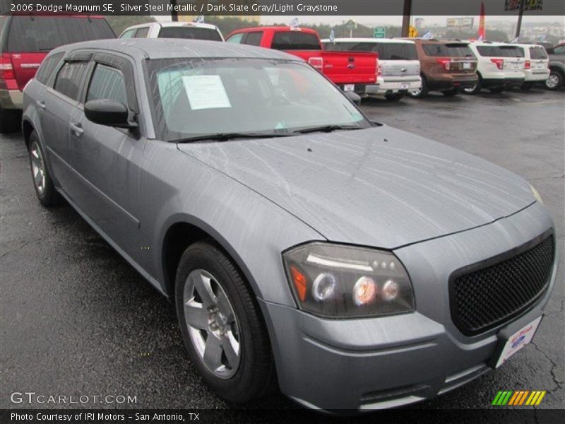 Silver Steel Metallic / Dark Slate Gray/Light Graystone 2006 Dodge Magnum SE