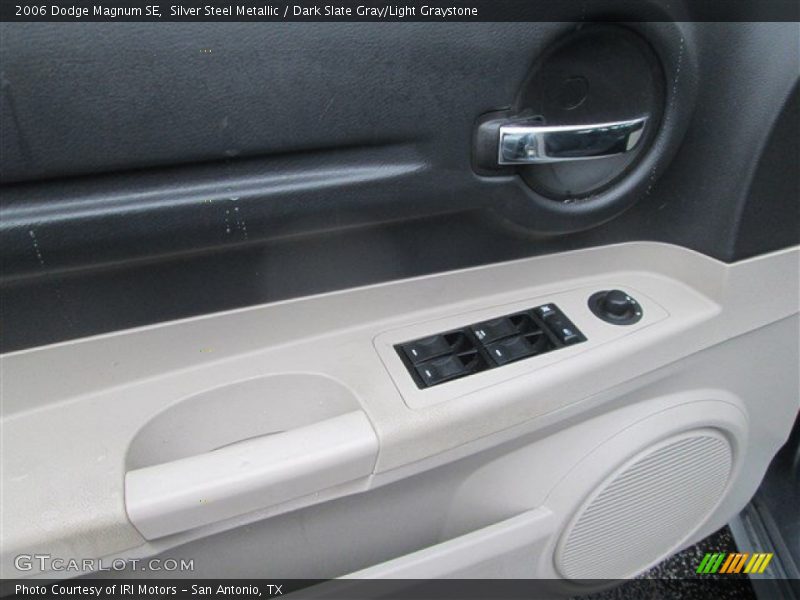Silver Steel Metallic / Dark Slate Gray/Light Graystone 2006 Dodge Magnum SE