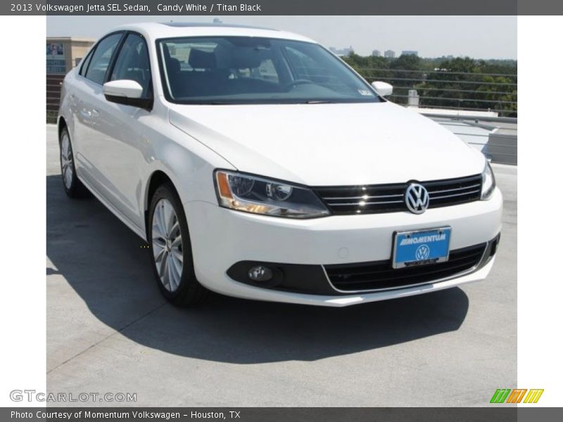 Candy White / Titan Black 2013 Volkswagen Jetta SEL Sedan