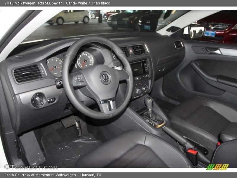 Candy White / Titan Black 2013 Volkswagen Jetta SEL Sedan
