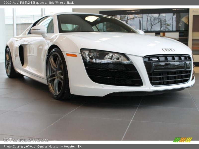 Front 3/4 View of 2012 R8 5.2 FSI quattro