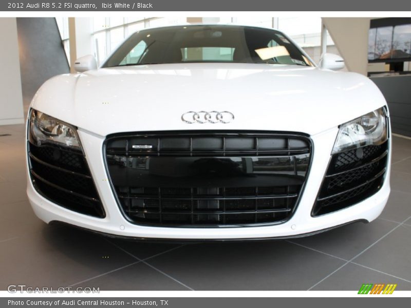 Ibis White / Black 2012 Audi R8 5.2 FSI quattro