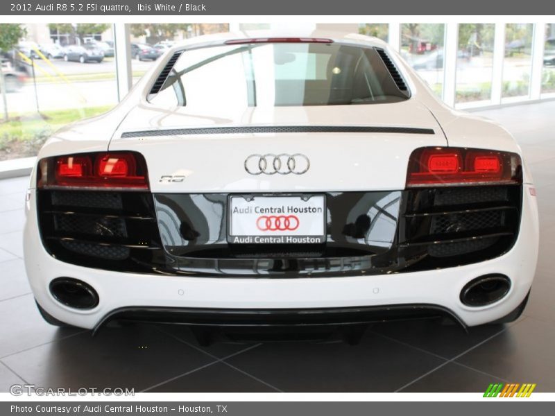 Ibis White / Black 2012 Audi R8 5.2 FSI quattro