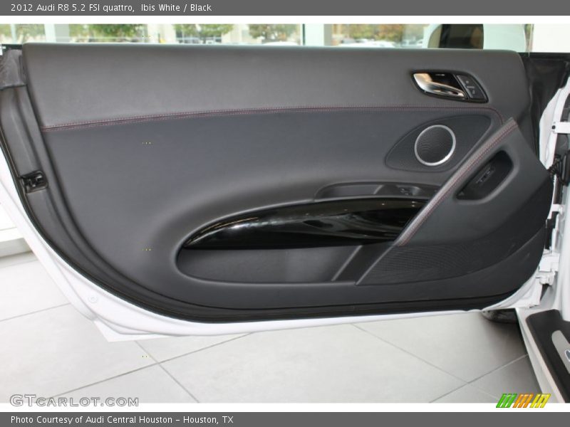 Ibis White / Black 2012 Audi R8 5.2 FSI quattro