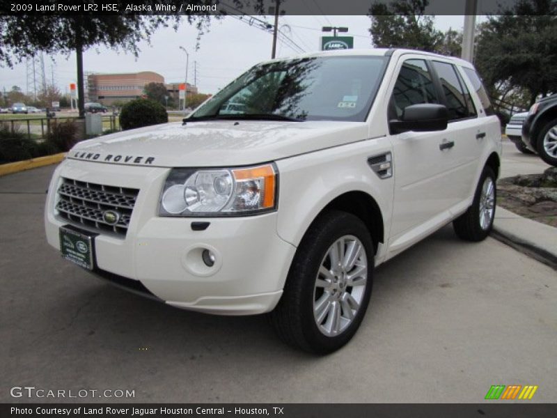 Alaska White / Almond 2009 Land Rover LR2 HSE
