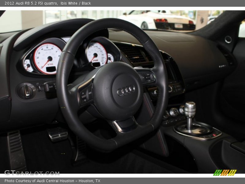 Ibis White / Black 2012 Audi R8 5.2 FSI quattro