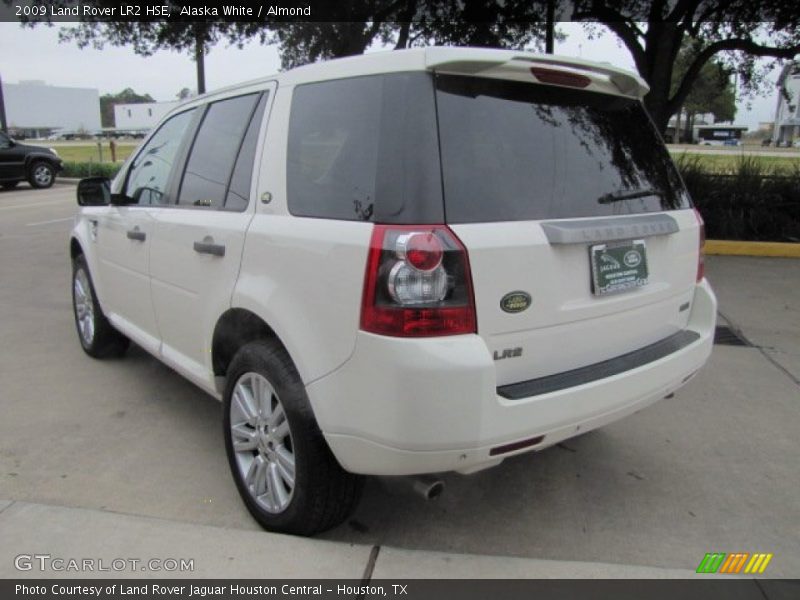 Alaska White / Almond 2009 Land Rover LR2 HSE