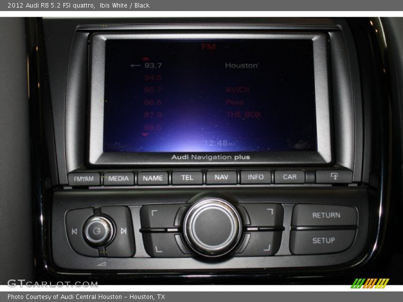 Ibis White / Black 2012 Audi R8 5.2 FSI quattro