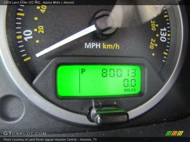 Alaska White / Almond 2009 Land Rover LR2 HSE