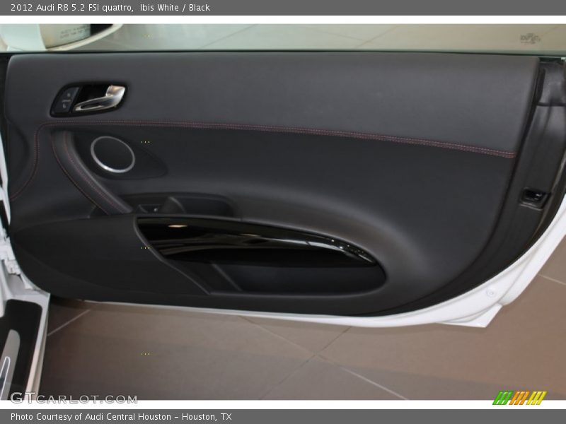Ibis White / Black 2012 Audi R8 5.2 FSI quattro