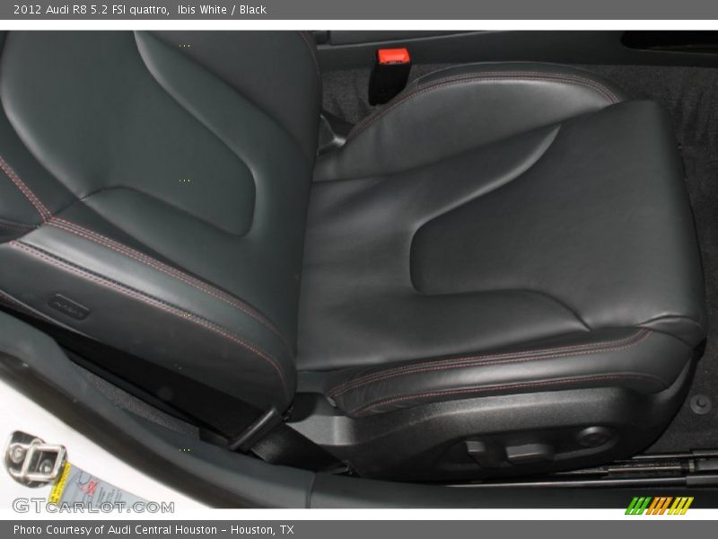 Ibis White / Black 2012 Audi R8 5.2 FSI quattro