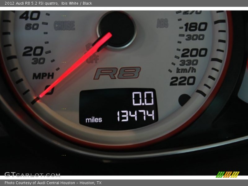 Ibis White / Black 2012 Audi R8 5.2 FSI quattro