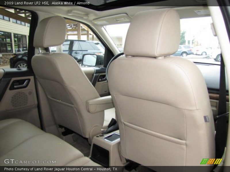 Alaska White / Almond 2009 Land Rover LR2 HSE