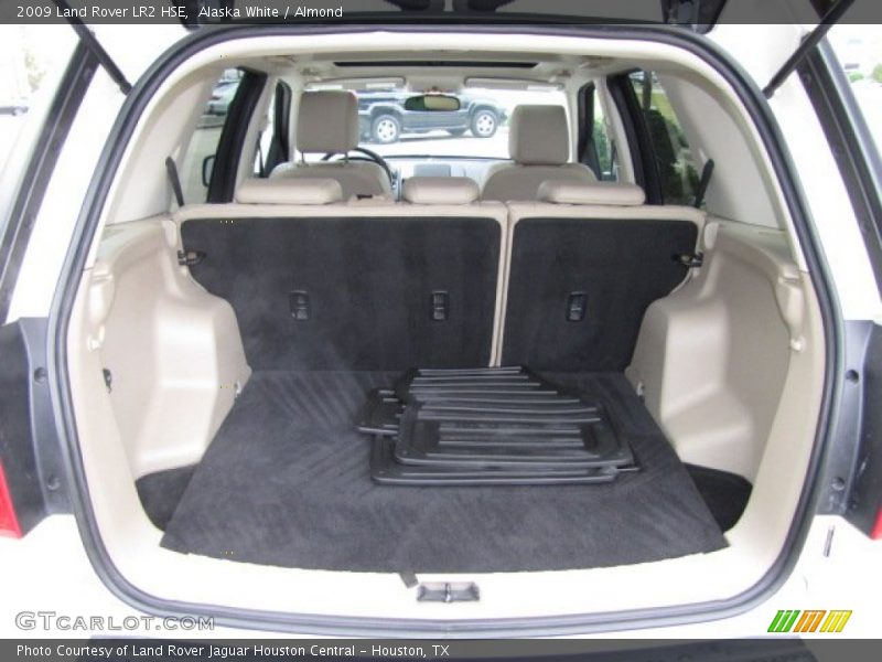 Alaska White / Almond 2009 Land Rover LR2 HSE