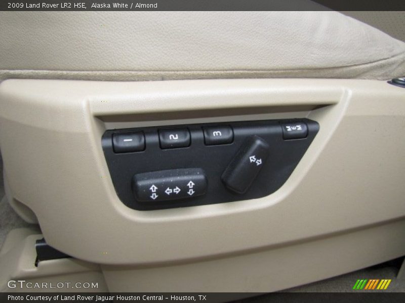 Alaska White / Almond 2009 Land Rover LR2 HSE