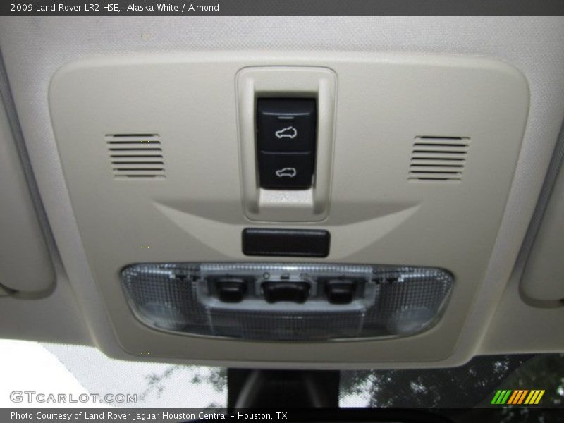 Alaska White / Almond 2009 Land Rover LR2 HSE