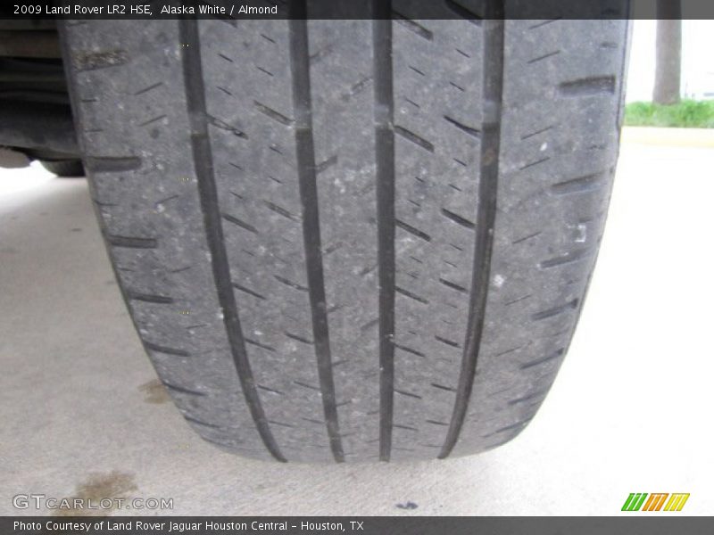 Alaska White / Almond 2009 Land Rover LR2 HSE