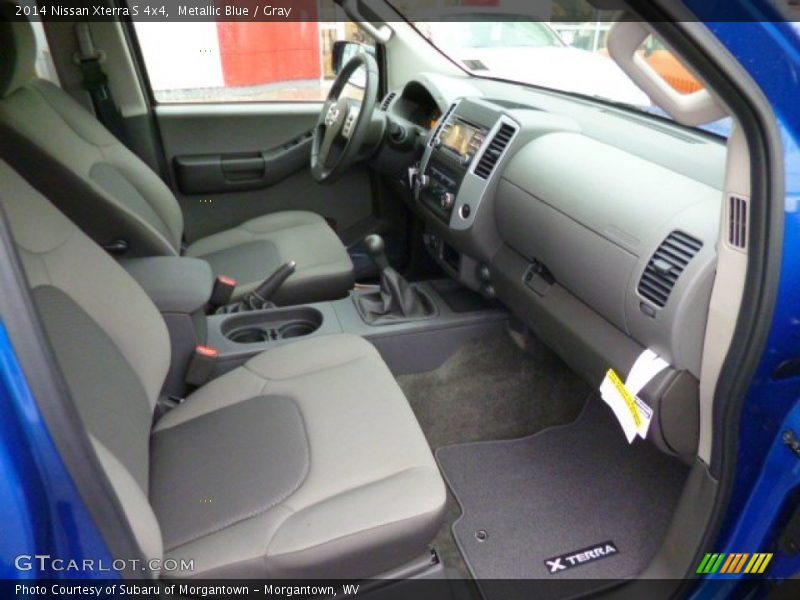 Front Seat of 2014 Xterra S 4x4