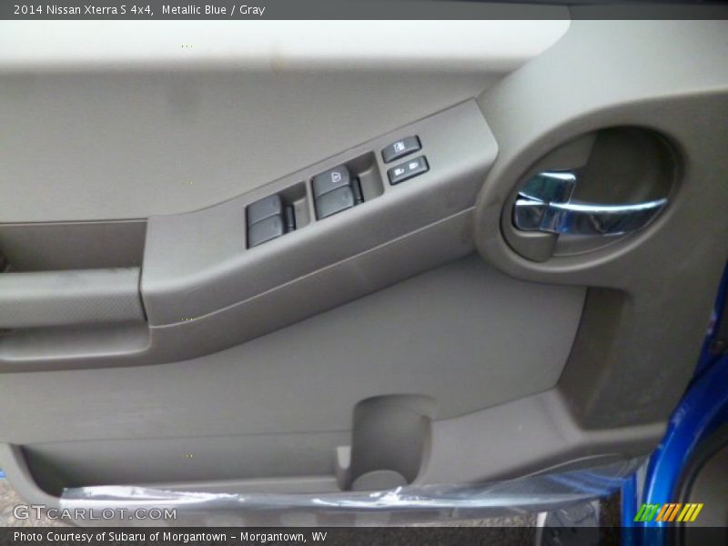 Controls of 2014 Xterra S 4x4