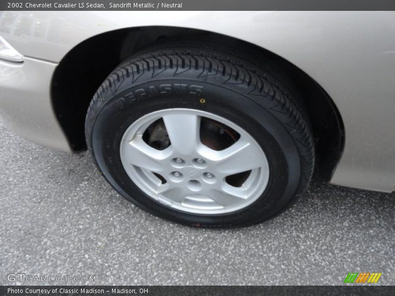 Sandrift Metallic / Neutral 2002 Chevrolet Cavalier LS Sedan