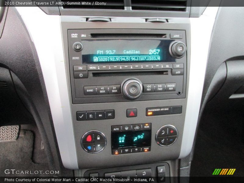Summit White / Ebony 2010 Chevrolet Traverse LT AWD