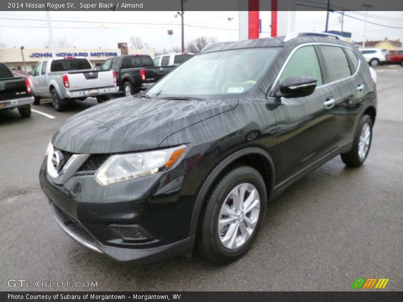 Front 3/4 View of 2014 Rogue SV