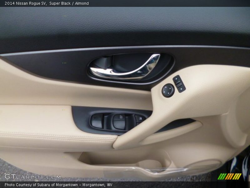 Super Black / Almond 2014 Nissan Rogue SV